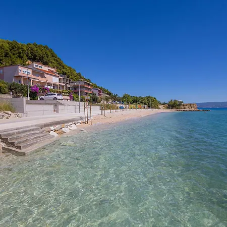 Marin Pensionat Podstrana